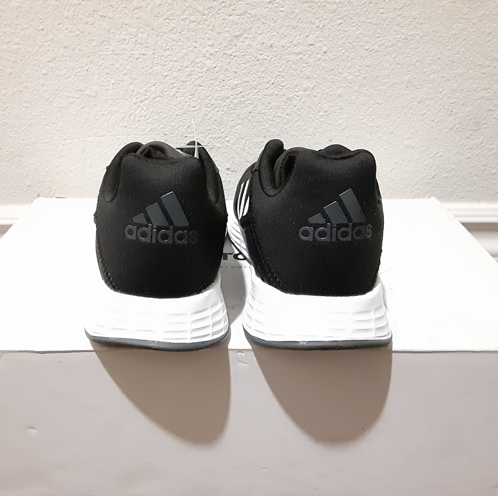 Adidas - Picture 2 of 4